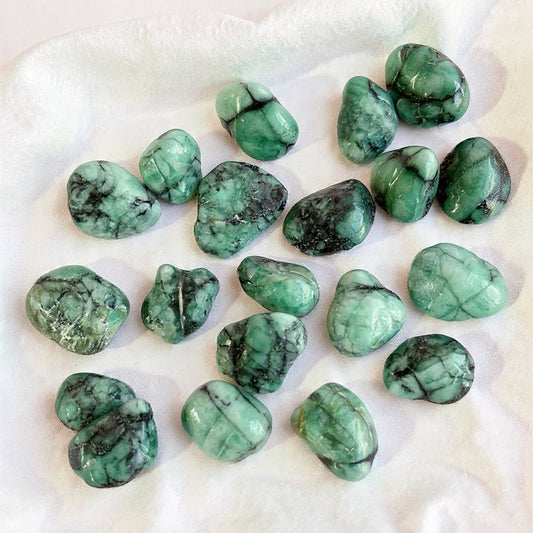 Esmeralda Rolada — Amor, Lealdade, Prosperidade