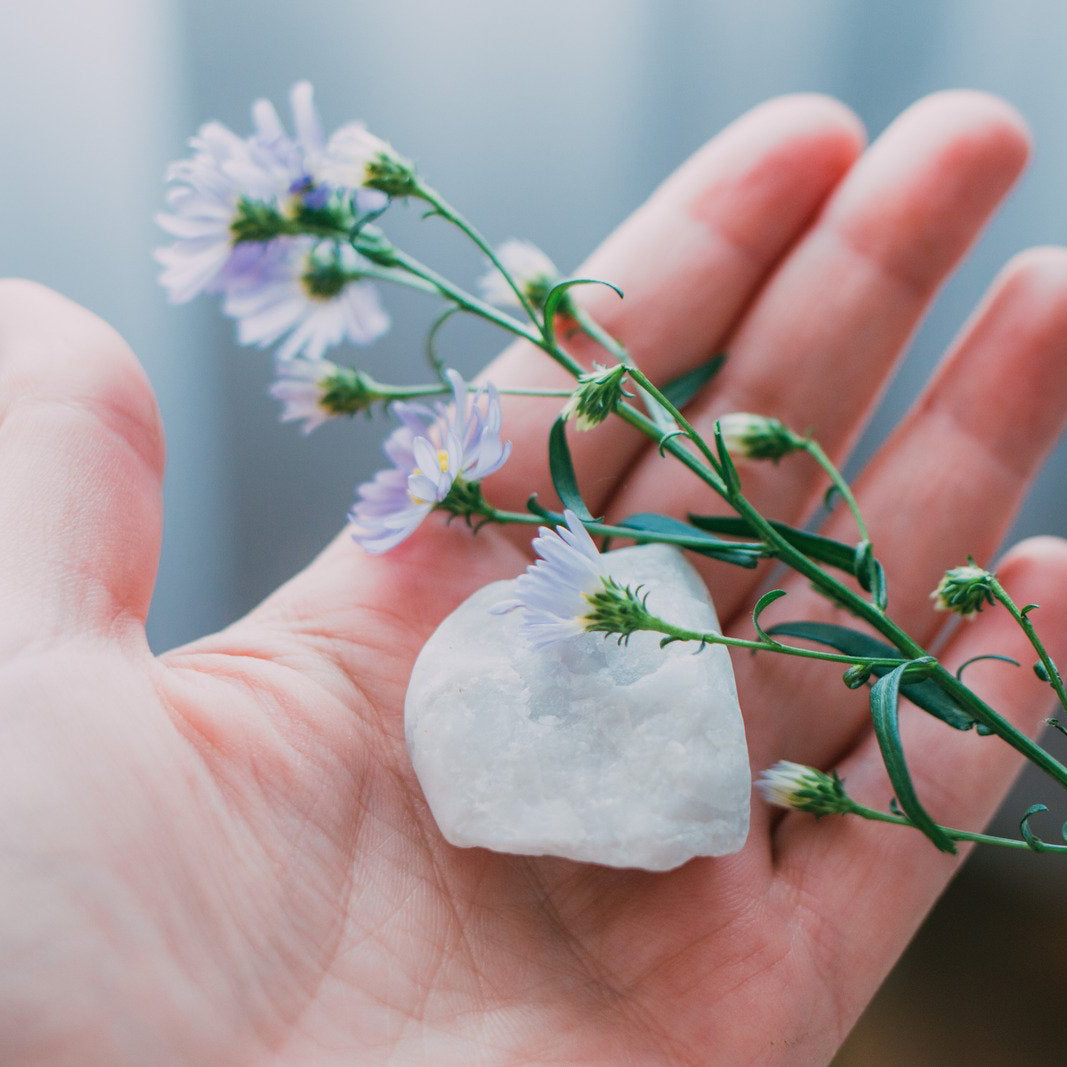 Quartzo Cristal Bruto — Proteção, Transmutação, Castidade